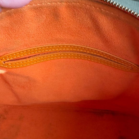 Louis Vuitton Alma - Picture 14 of 16